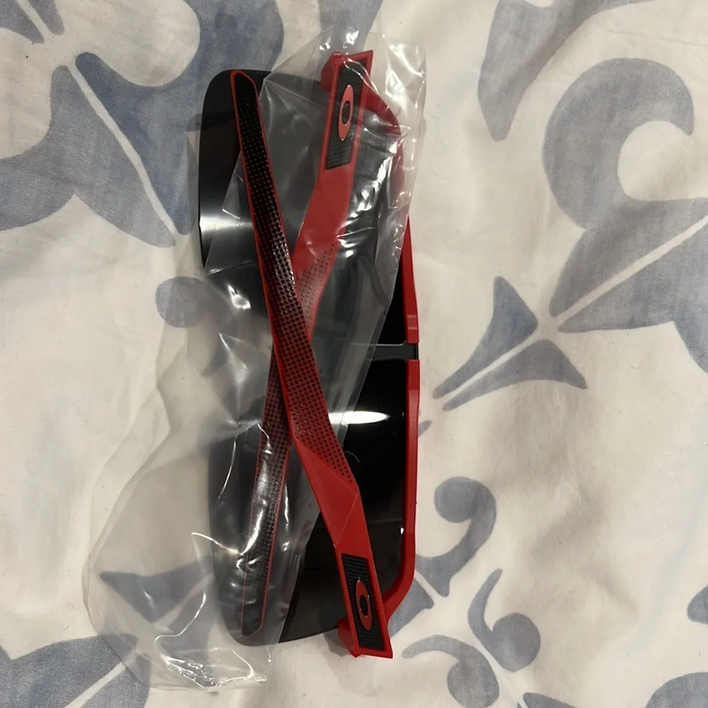 NIB Patrick Mahomes Oakley Sutro Lite sunglasses- PM Matte Redline/ Prizim Black